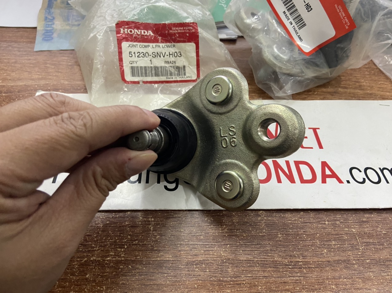 Rô tuyn đứng dưới xe Honda CIVIC 2006-2011